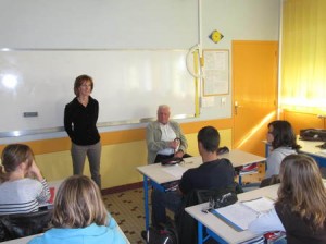 Isabelle Roques et Joseph Olivier ont su capter l'intérêt de la classe, l'un par son parcours de témoin et l'autre par le métier insolite d'écrivain public. 